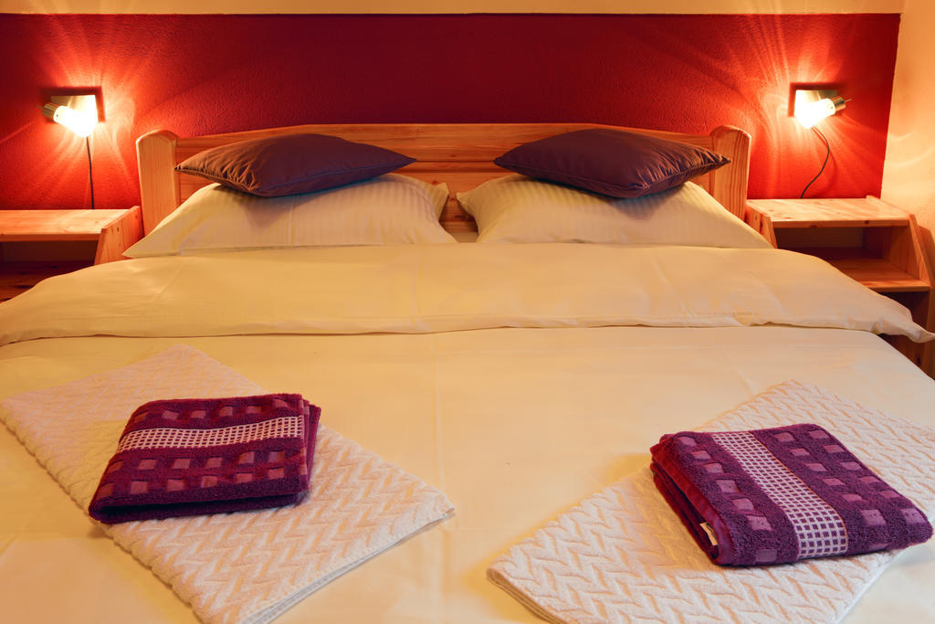 Apartments Tratincica Selište Drežničko Chambre photo